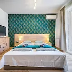 Elagant Nest Two Apartament